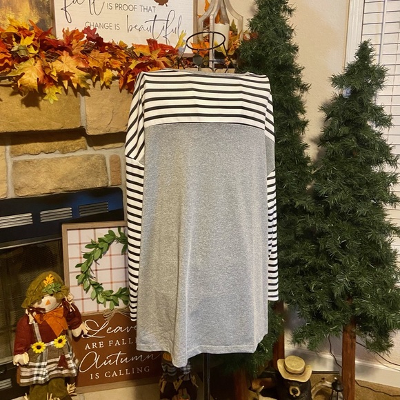 NWOT SHEIN Top - Picture 2 of 3